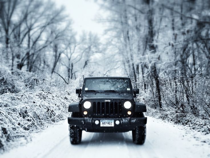 jeep wrangler in snow