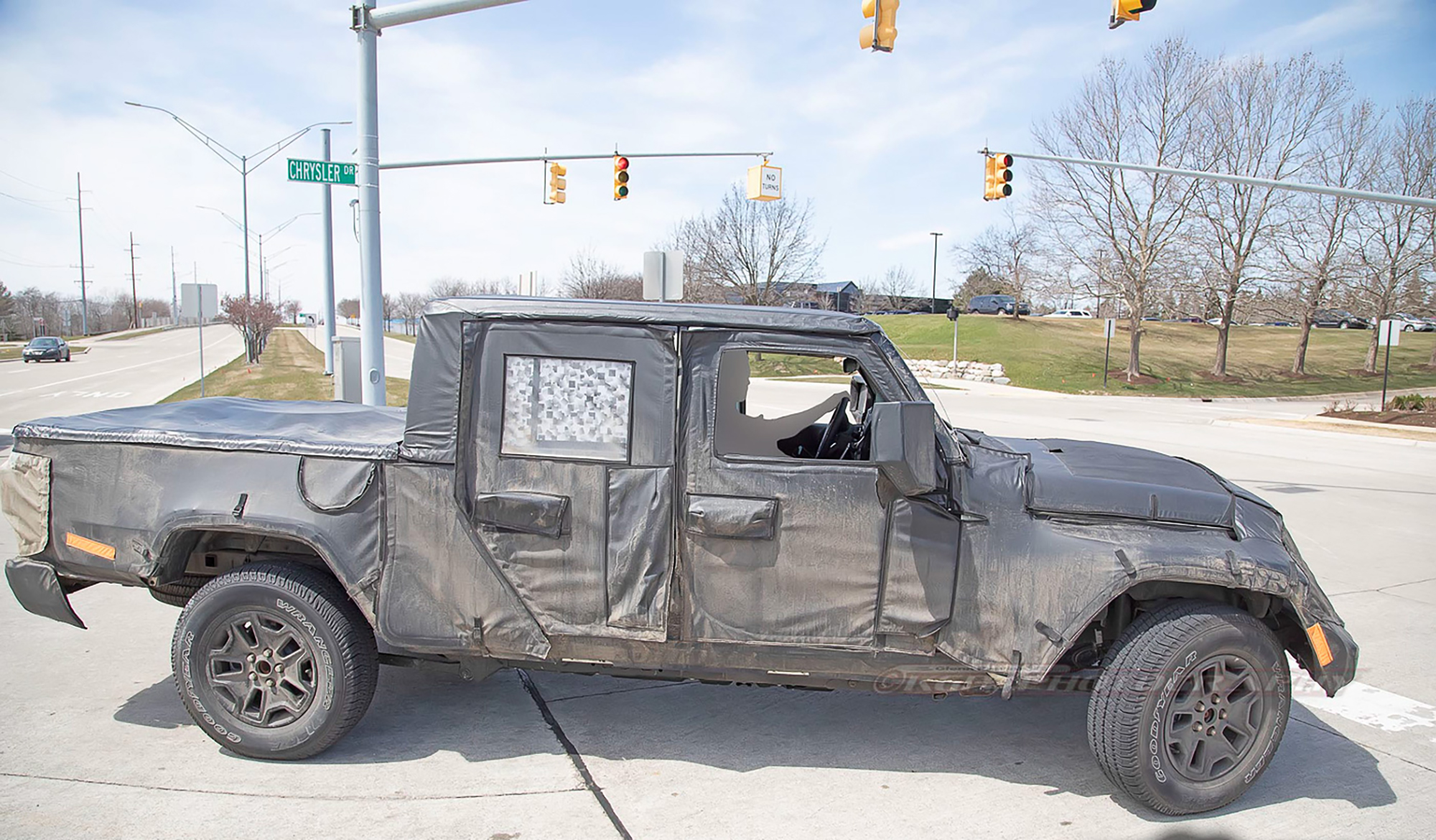 Jeep Truck Starts Undressing Possibly Unveils Price Before 19 Launch Quadratec