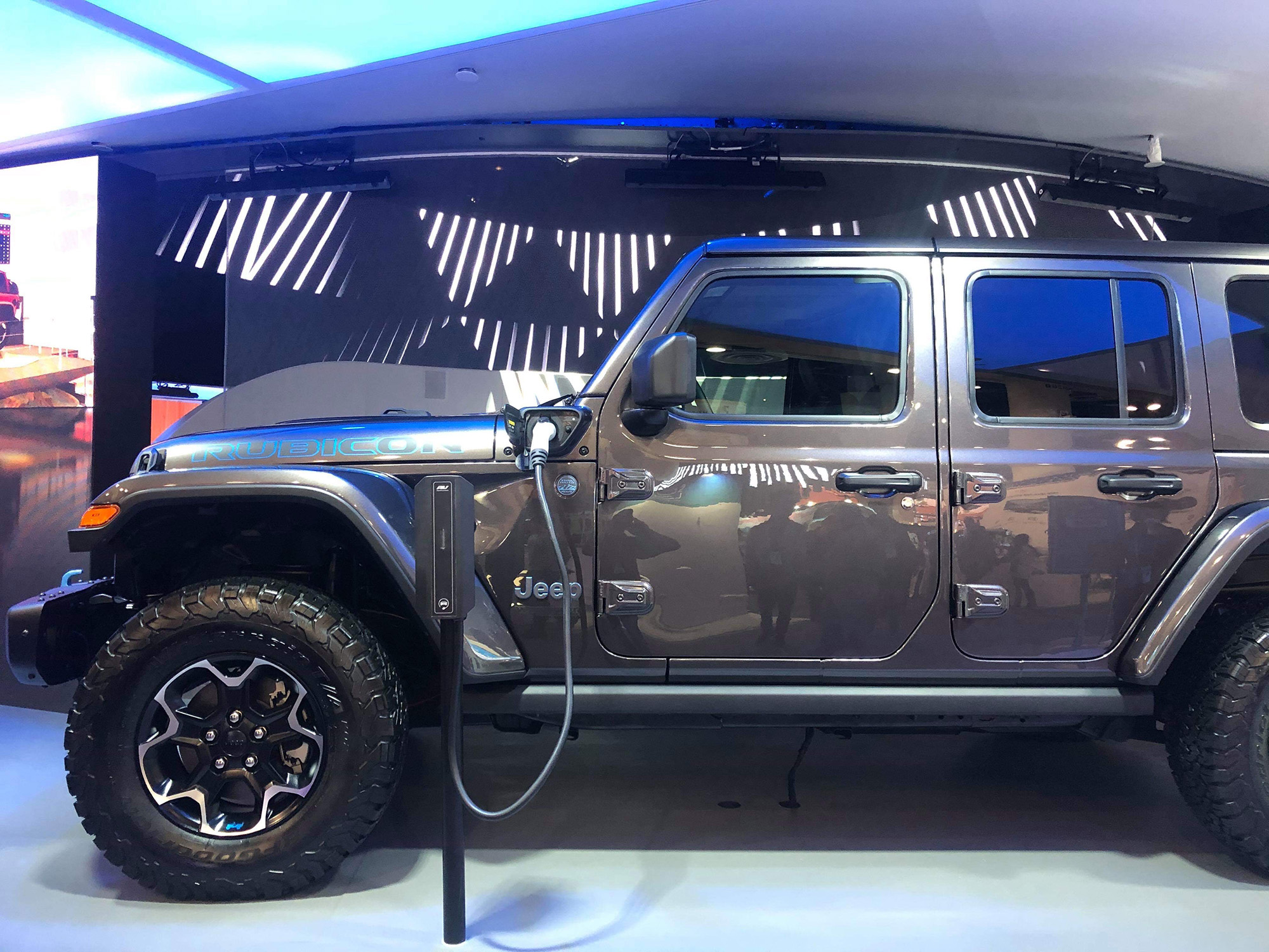 FCA Displays Electric Jeep Wrangler 4XE Plug-In Hybrid At CES 2020 |  Quadratec