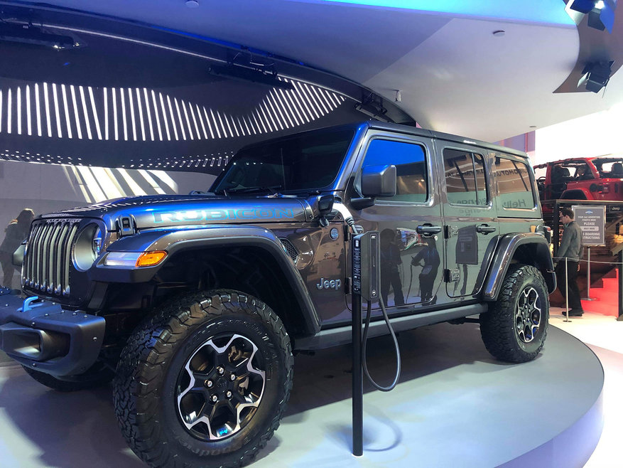 fca displays electric jeep wrangler 4xe plug hybrid ces 2020
