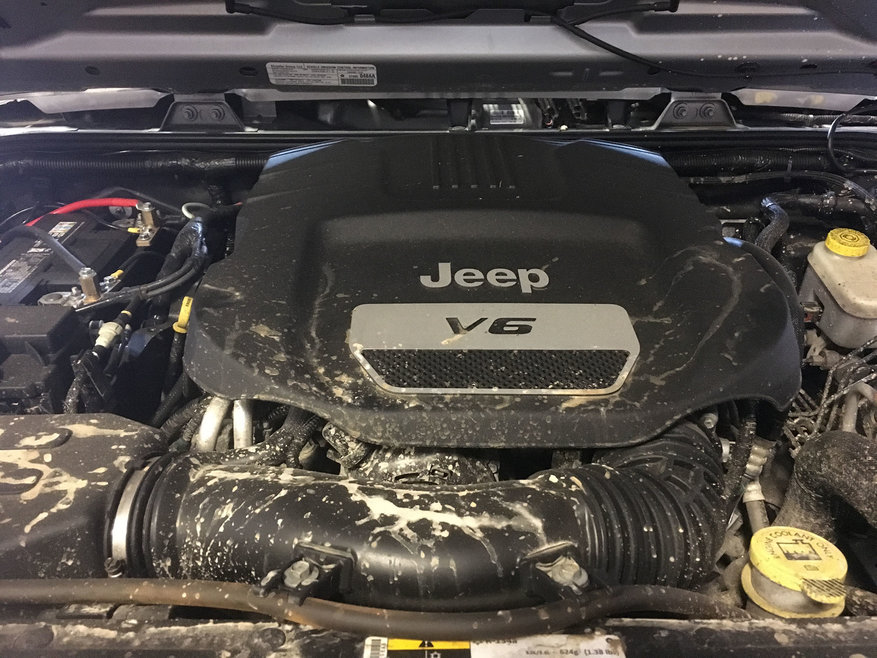 How To Do an Oil Change on a 2012-2018 Jeep Wrangler JK  Pentastar |  Quadratec