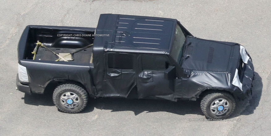 Jeep Wrangler Pickup Truck Spy Photos Released Quadratec Jeep Wrangler Pickup Truck Spy Photos Released