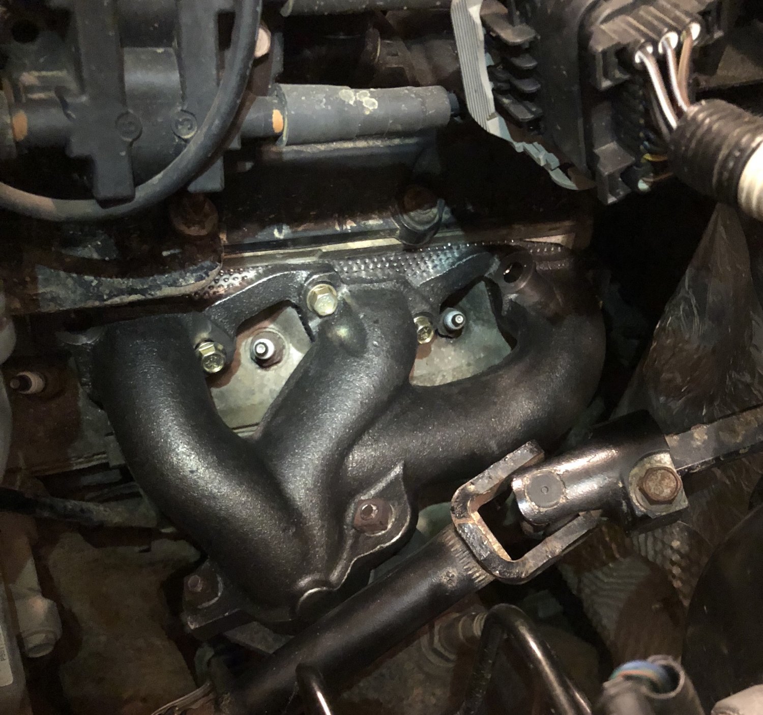 Crown Automotive Replacement Drivers Side Exhaust Manifold