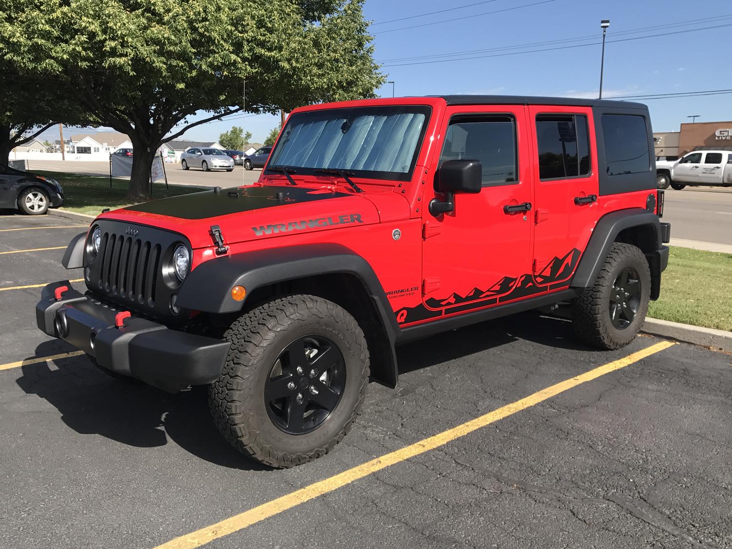 Quadratec 13135 0700 Premium Vinyl Rocker Panel Mountain Decal With Q Logo For 07 18 Wrangler Unlimited Jk Quadratec