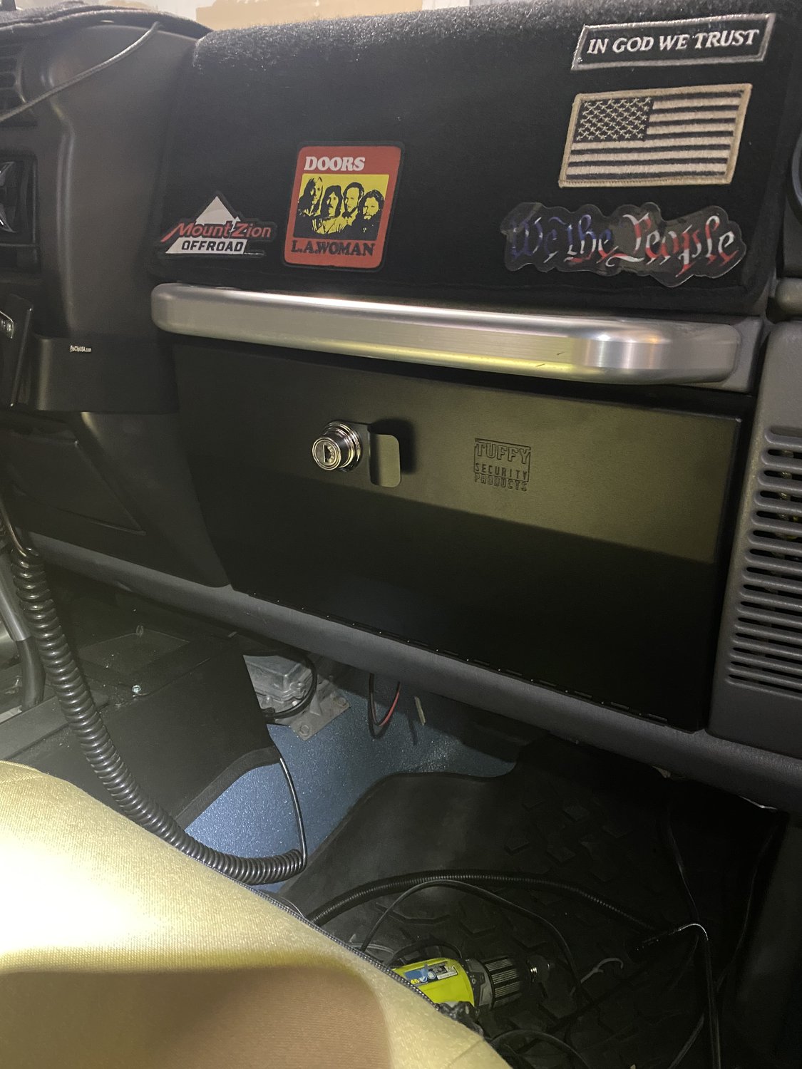 Tuffy Secure Glove Box Safe for 9706 Jeep Wrangler TJ & Unlimited