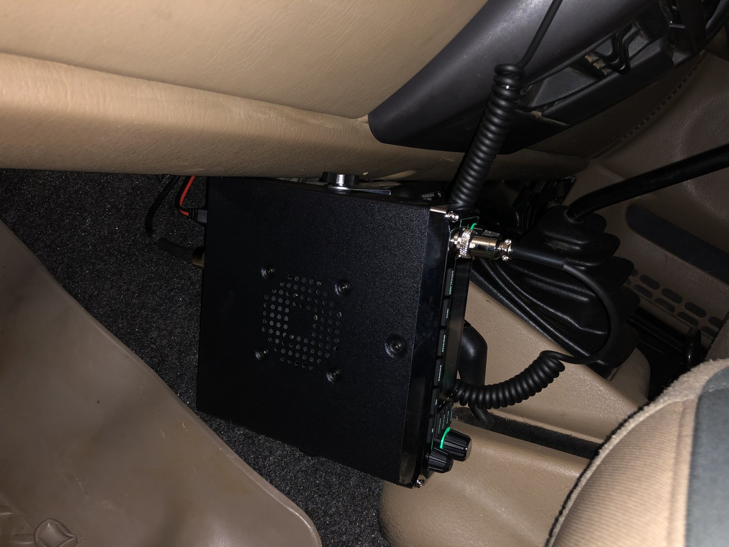 Quadratec CB Radio Mounting Bracket in Stainless Steel for 9706 Jeep