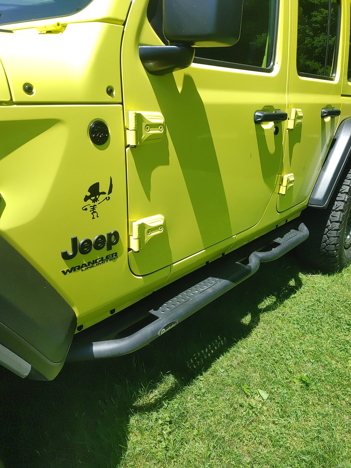 Jeep Wrangler JL QRCサイドアーマー（ロックガード付き） Quadratec QRC Side Armor with Step for 18-24 Jeep Wrangler