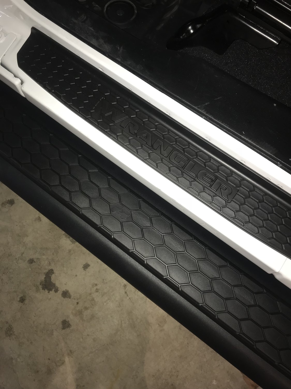 Mopar 82215329 Tubular Side Steps For 18 20 Jeep Wrangler