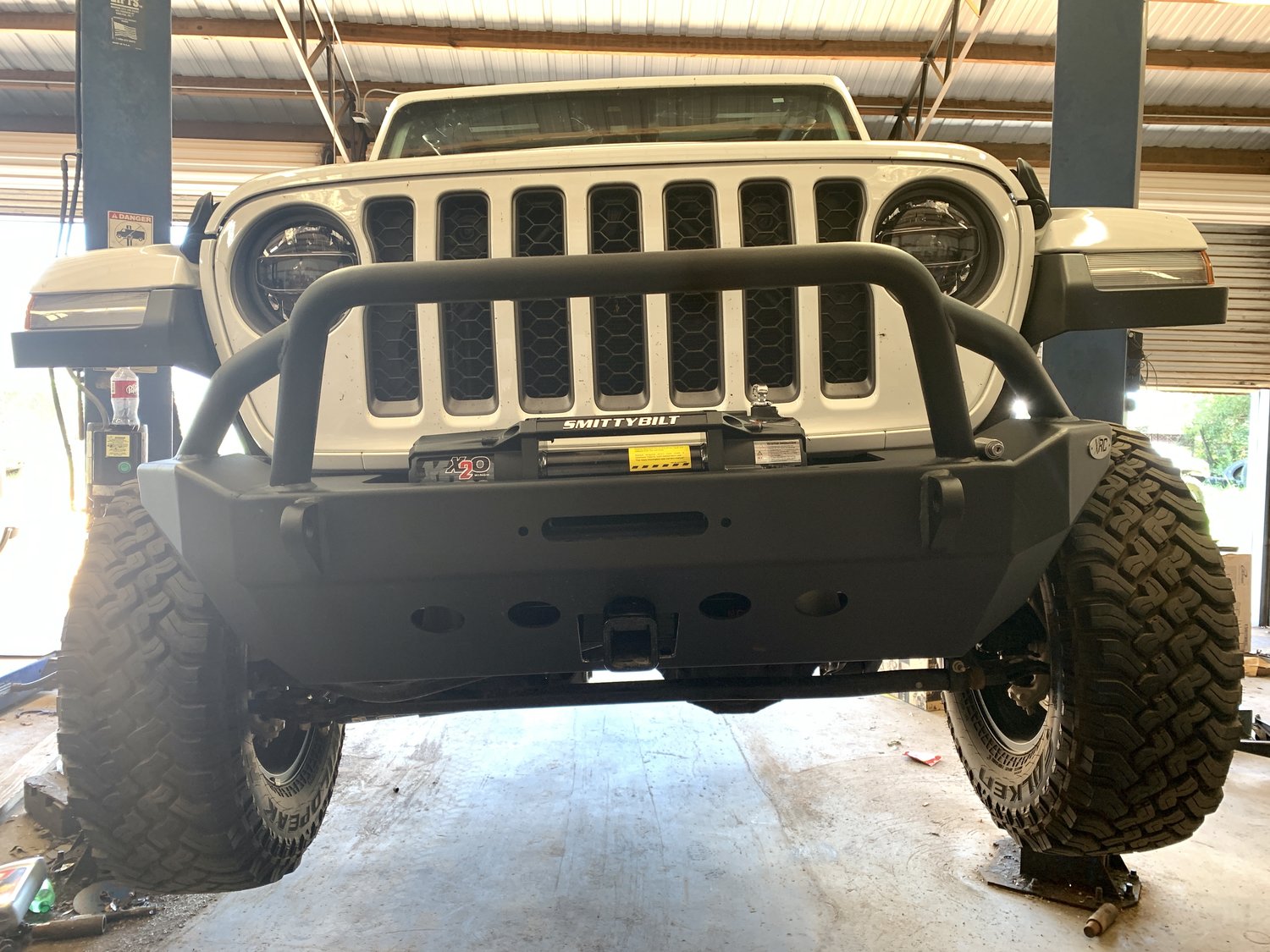 Smittybilt 77806 XRC GEN1 Front Bumper with Winch Plate for 1820 Jeep