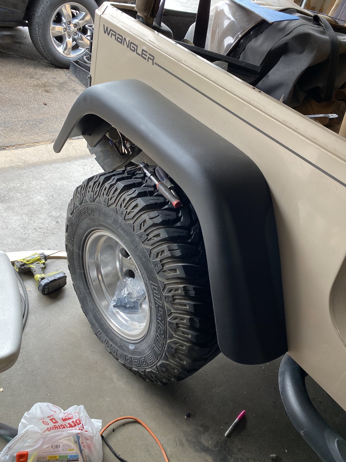 OMIX 11607.01 7" Fender Flare Set for 8795 Jeep Wrangler YJ Quadratec