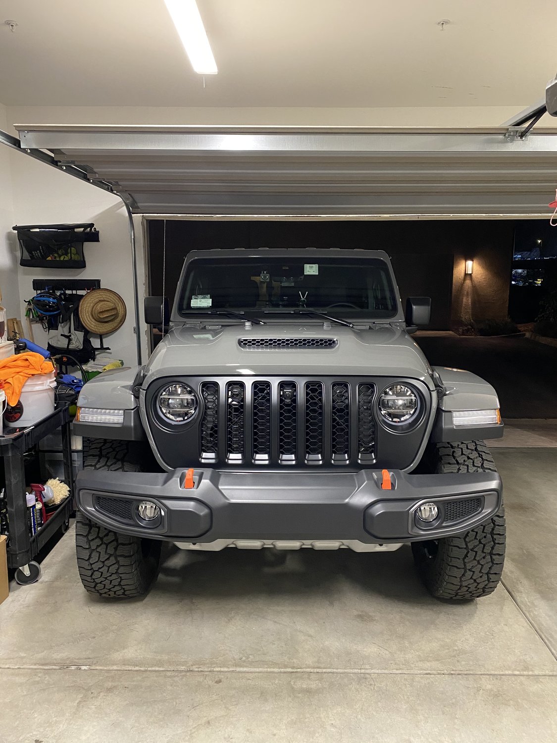 Mopar 82215114Grille Jeep Wrangler Satin Black JL 20182021/ Gladiator