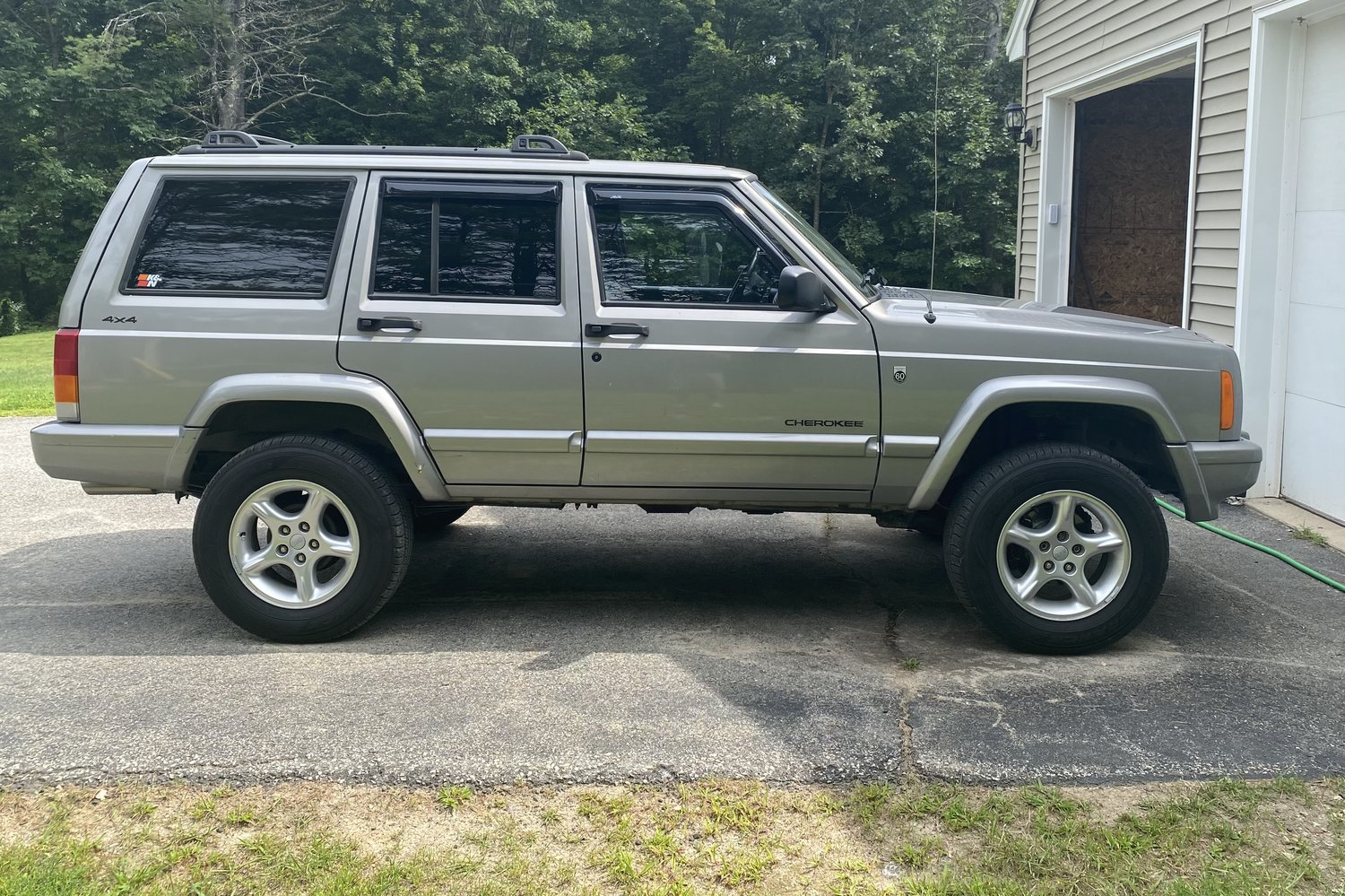 Old Man Emu Suspension Systems for 8401 Jeep Cherokee XJ Quadratec