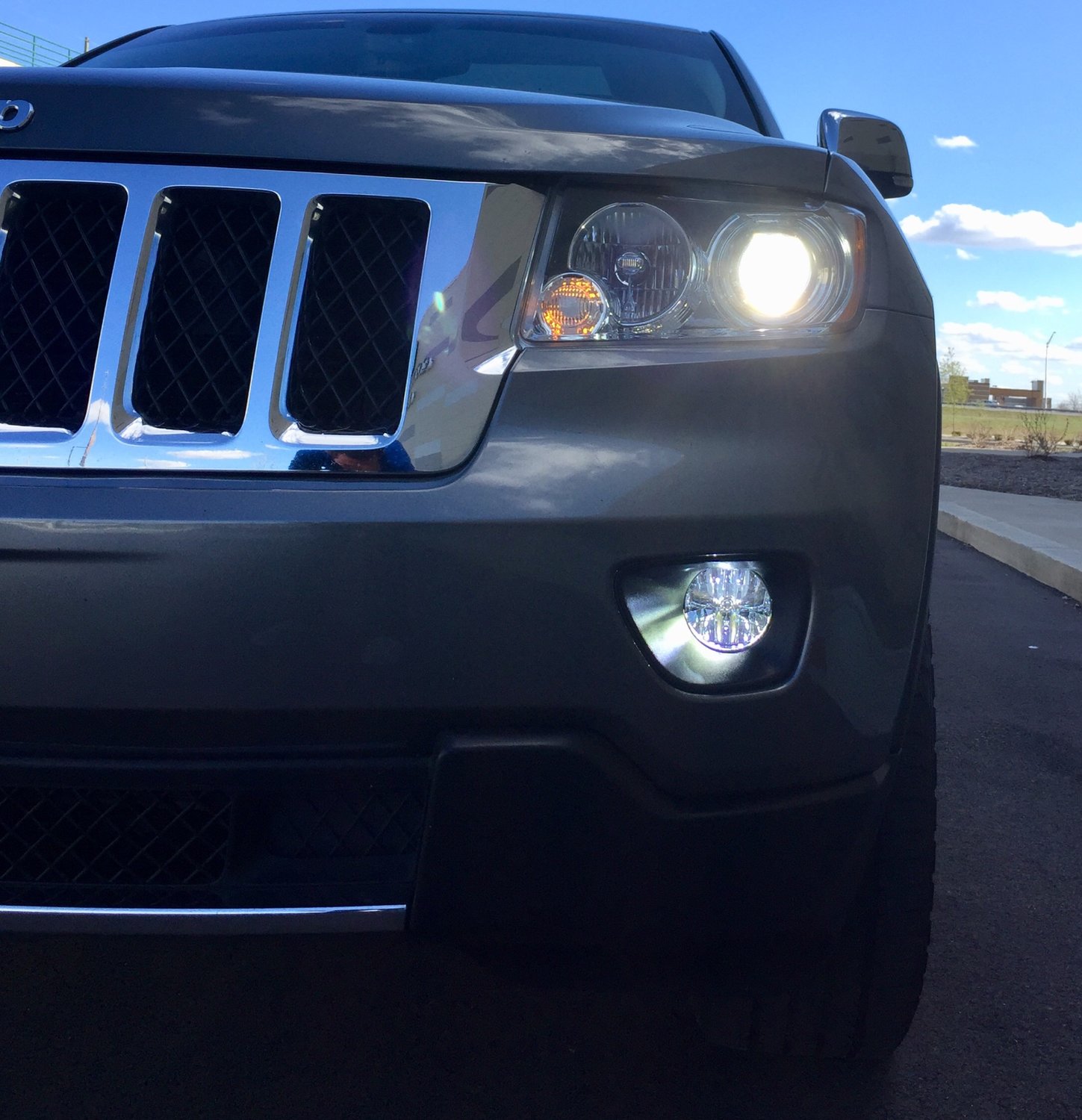 Quadratec LED Fog Lights Kit for 1113 Jeep Grand Cherokee WK2 Quadratec
