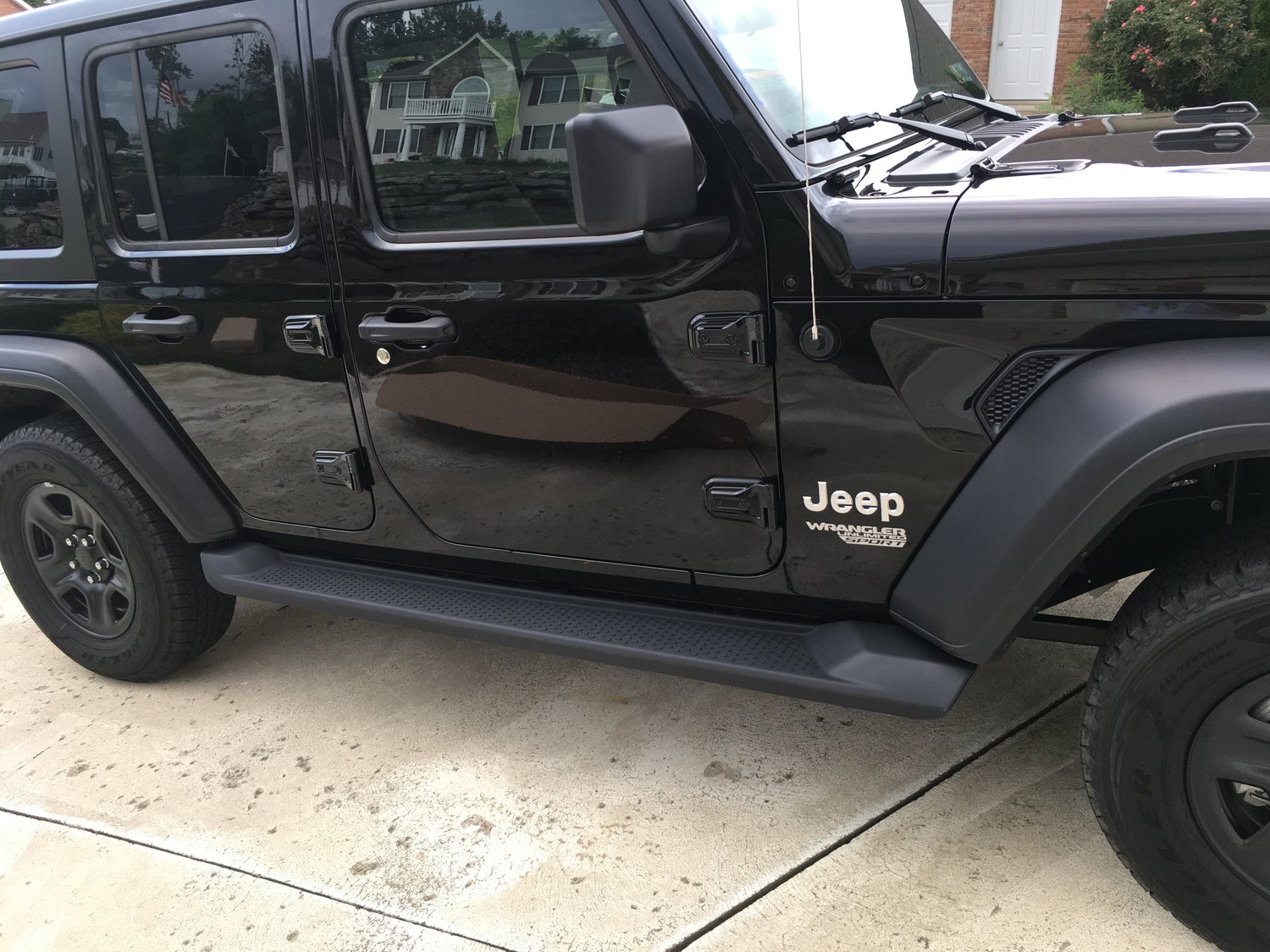 Mopar 82215164 Production Style Side Steps For 18 19 Jeep