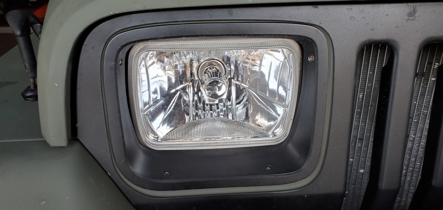 Rampage Products 5089927 H4 MSR Headlight Conversion Kit for 8401 Jeep Cherokee XJ, 8692 Jeep