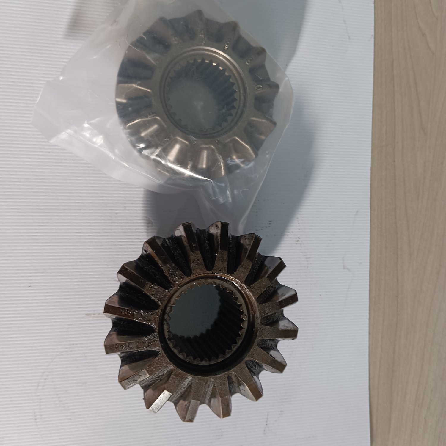 OMIX 16507.41 Trac-Lok Spider Gear kit with Dana 44 for 94