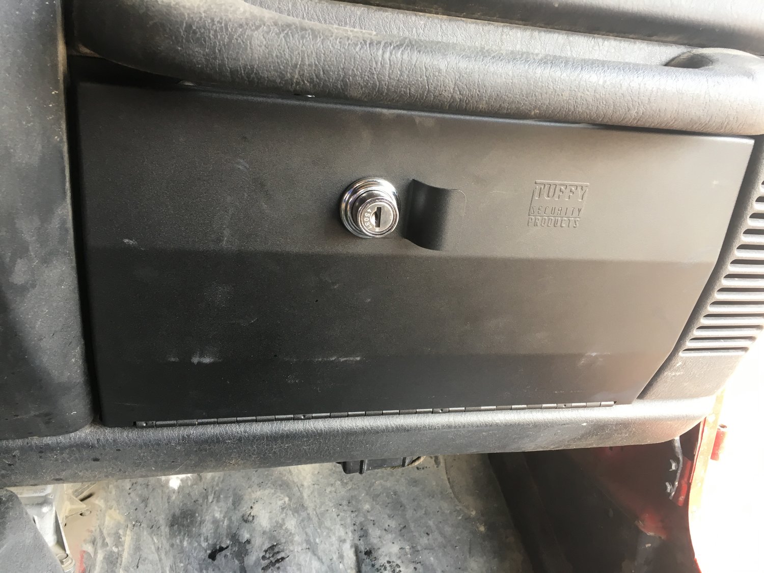 Tuffy Secure Glove Box Safe for 9706 Jeep Wrangler TJ & Unlimited