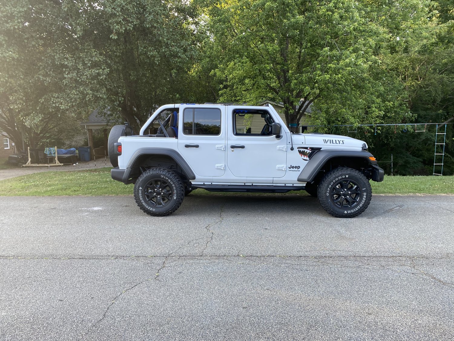 Rough Country 2.5in Spacer Lift Kit for 1823 Jeep Wrangler JL Quadratec