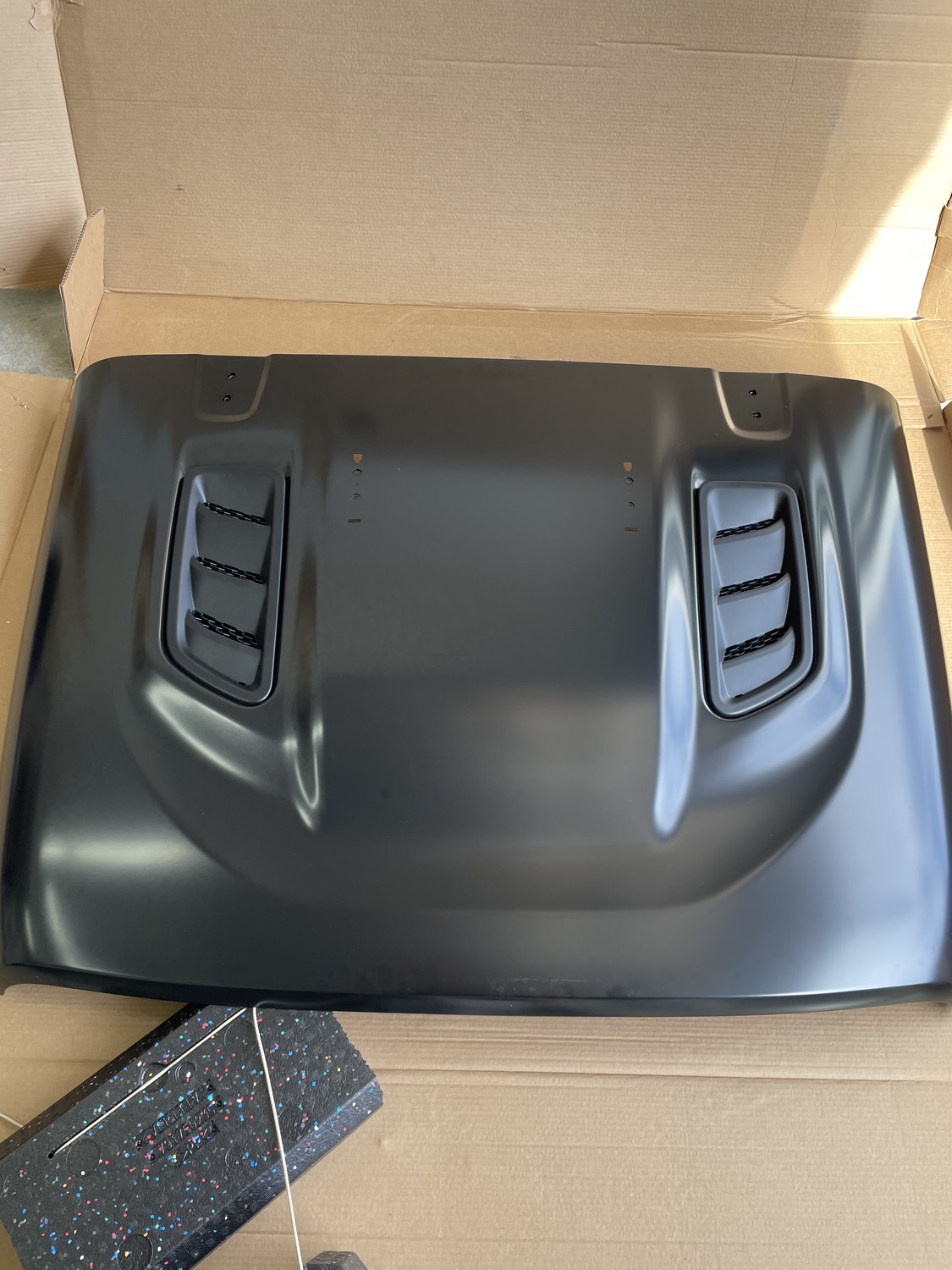 Mopar 82215373 Mopar Rubicon Hood Kit with Functional Vents for 1821