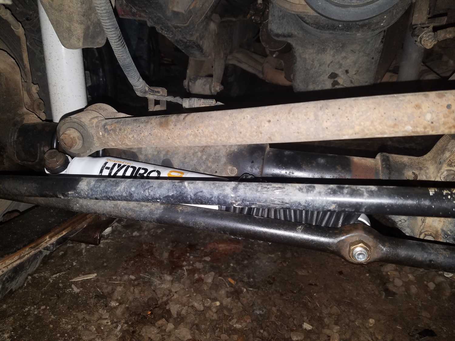 Quadratec Oe Steering Stabilizer For 84 06 Jeep Cherokee