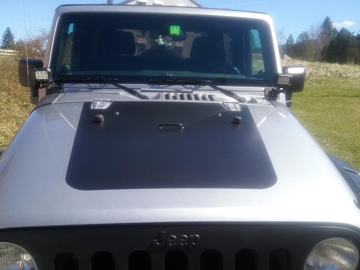 Quadratec 13135 1000 Premium Vinyl Hood Blackout Decal for 0718 Jeep