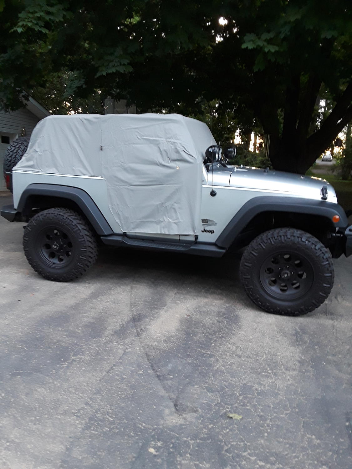 PC/タブレット ディスプレイ Bestop 81040-09 All Weather Trail Cover in Charcoal for 07-18 Jeep 