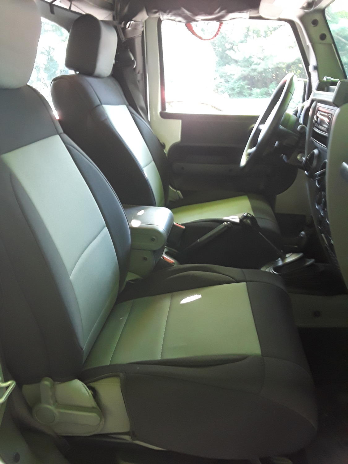 Smittybilt Front Neoprene Seat Covers With Free Rear Cover
