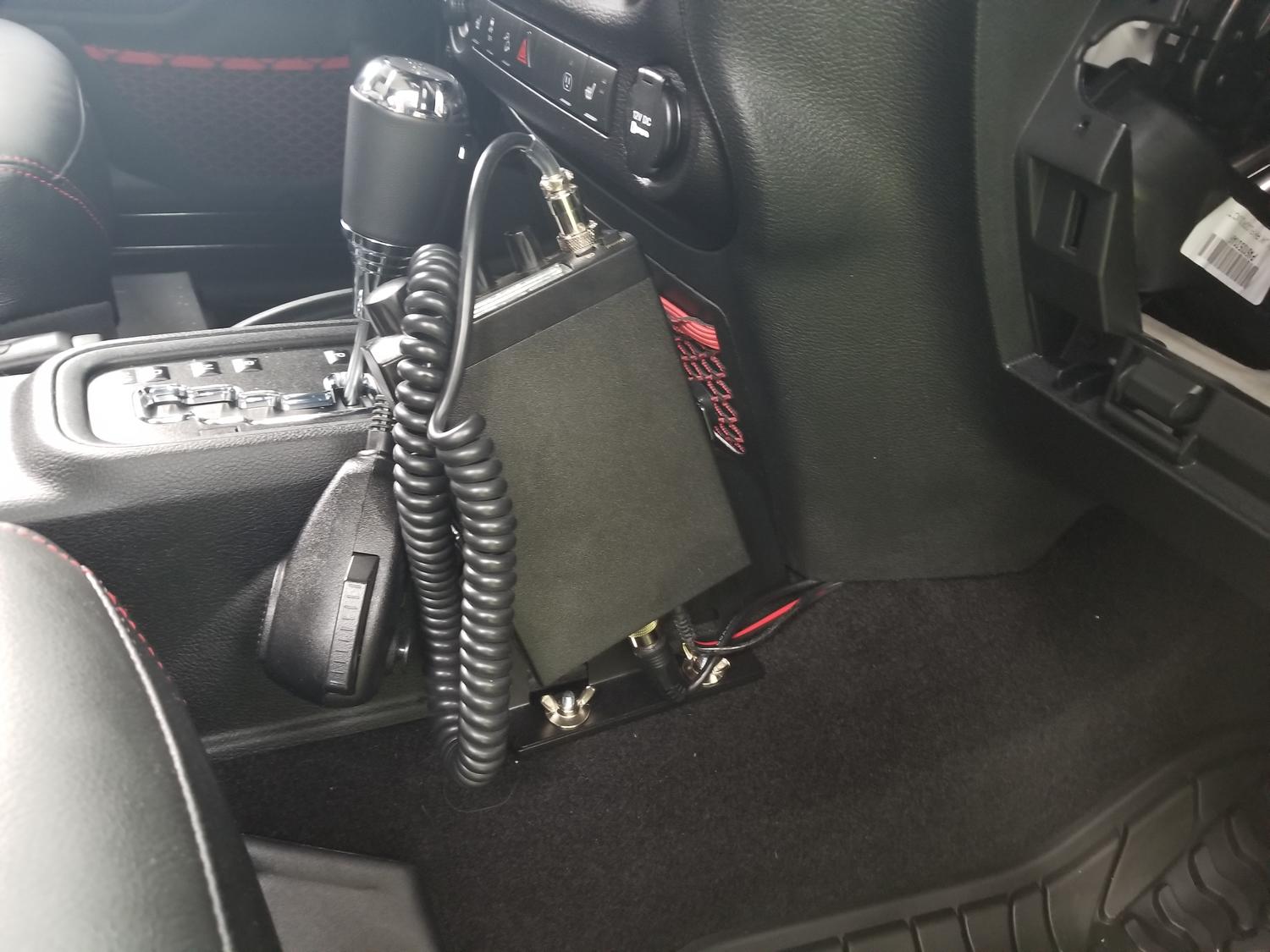 Quadratec JKCBM11 Quick Disconnect CB Radio Mount for 1118 Jeep