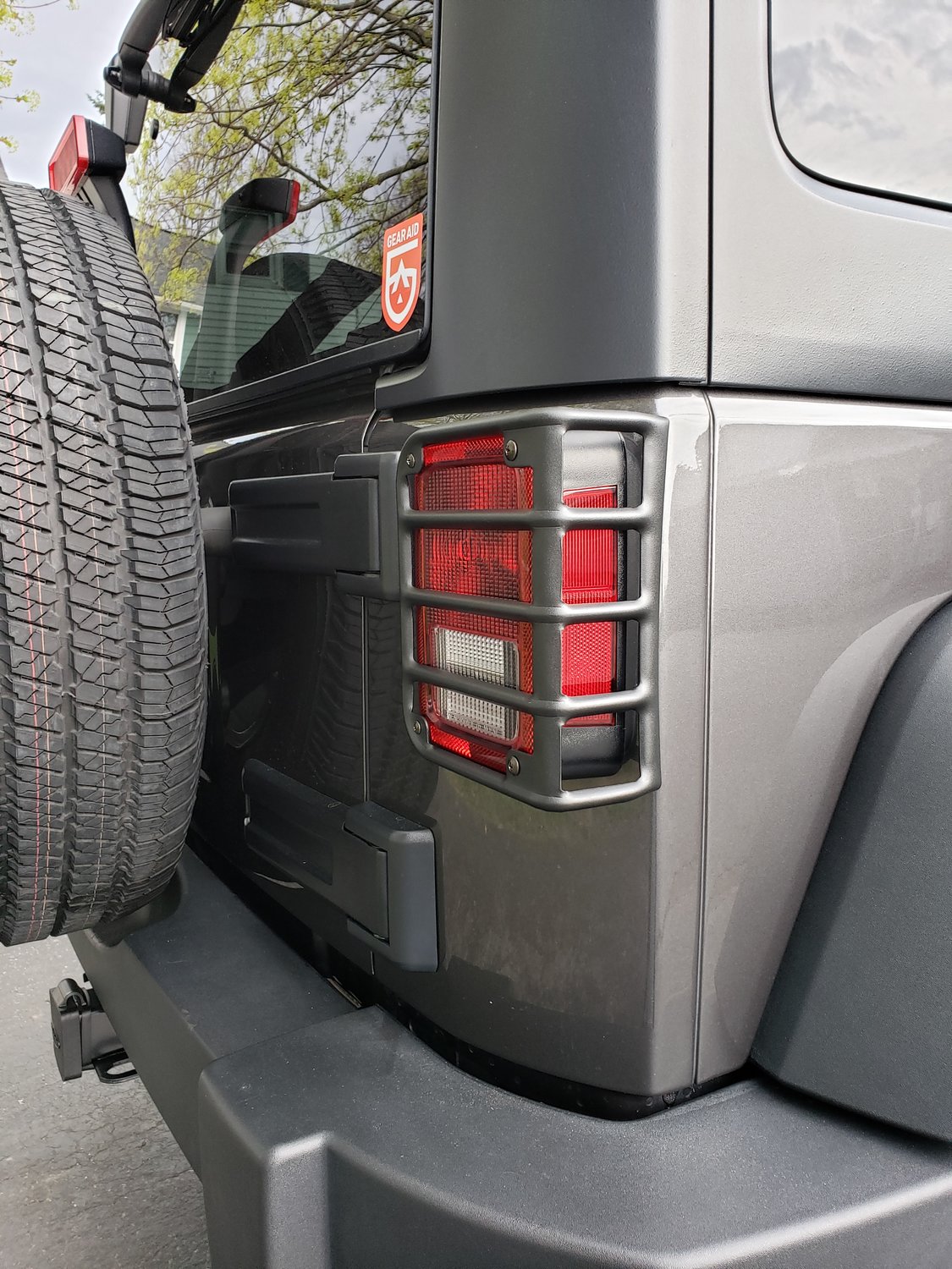 Heavy Duty Steel Rear Taillight Guards For Jeep Wrangler JK (2007-2017) – Black