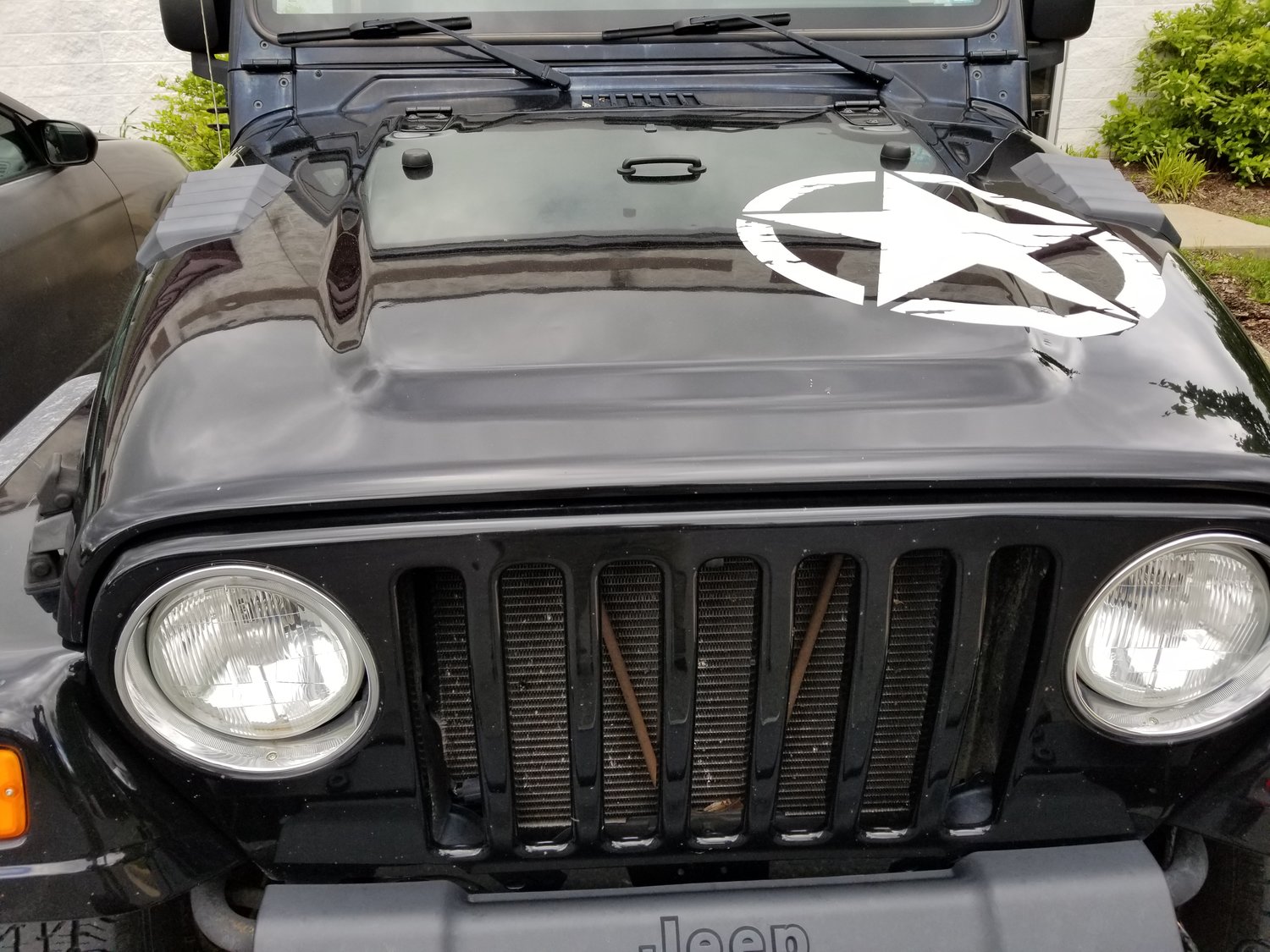 Daystar KJ71042BK Hood Vents for 8706 Jeep Wrangler YJ and TJ Quadratec