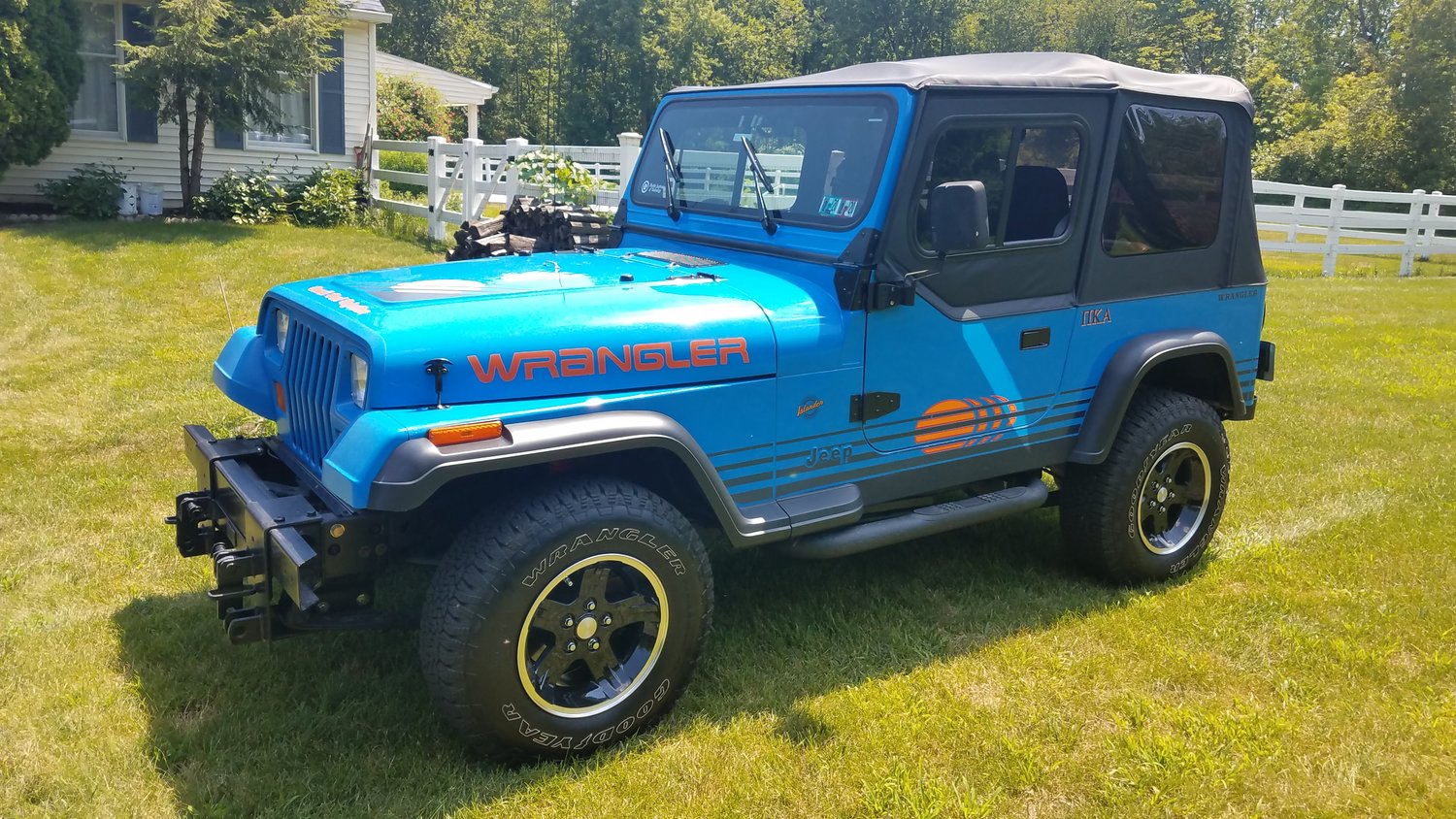 Crown Automotive 5AHK6 6 Piece Fender Flare Kit for 8795 Jeep Wrangler