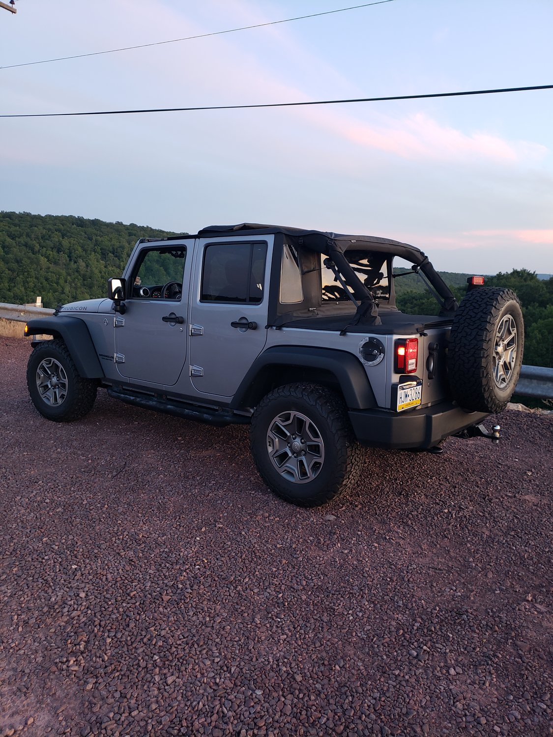 Tonneau Covers Rampage Products 990135 Black Trailview Soft Top With Tonneau Style Rear Cover For Jeep Jk Unlimited 4 Door 2007 2017 Automotive
