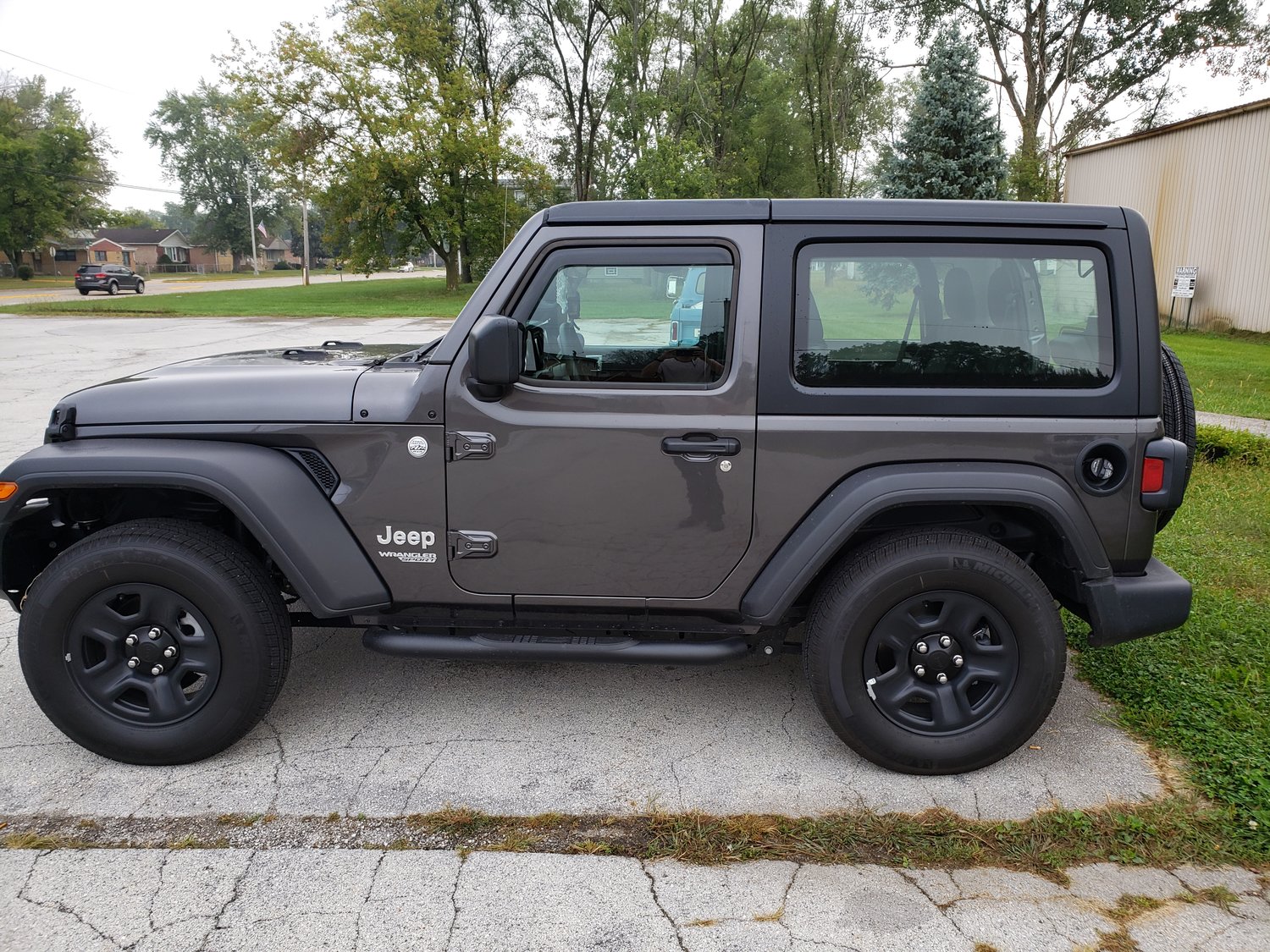 Quadratec QR3 Heavy Duty Side Steps for 1822 Jeep Wrangler JL 2Door