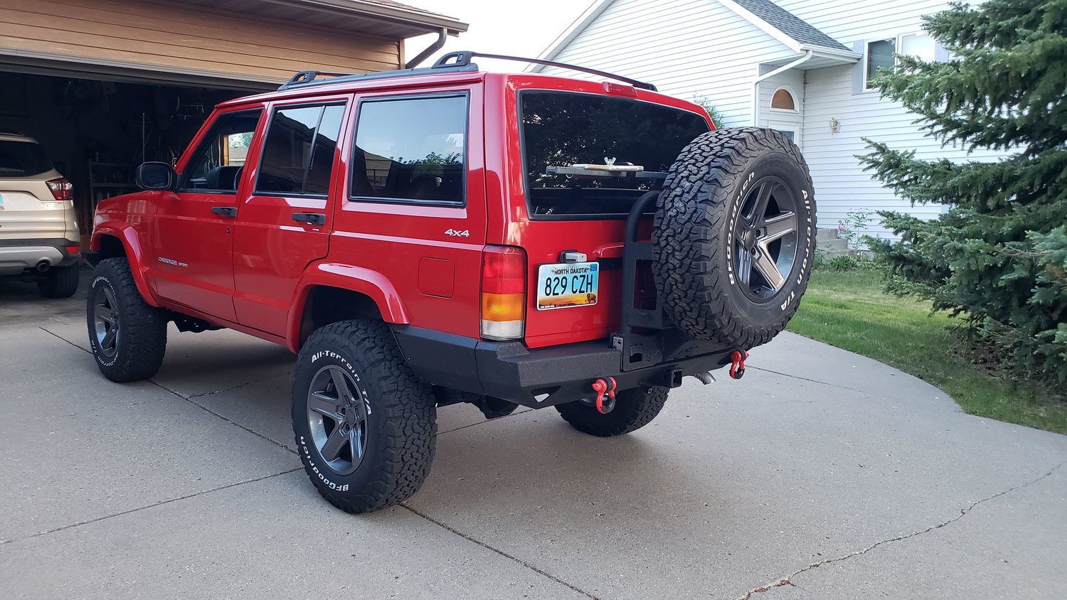 Smittybilt 76851 XRC Rear Bumper with Tire Carrier for 8401 Jeep