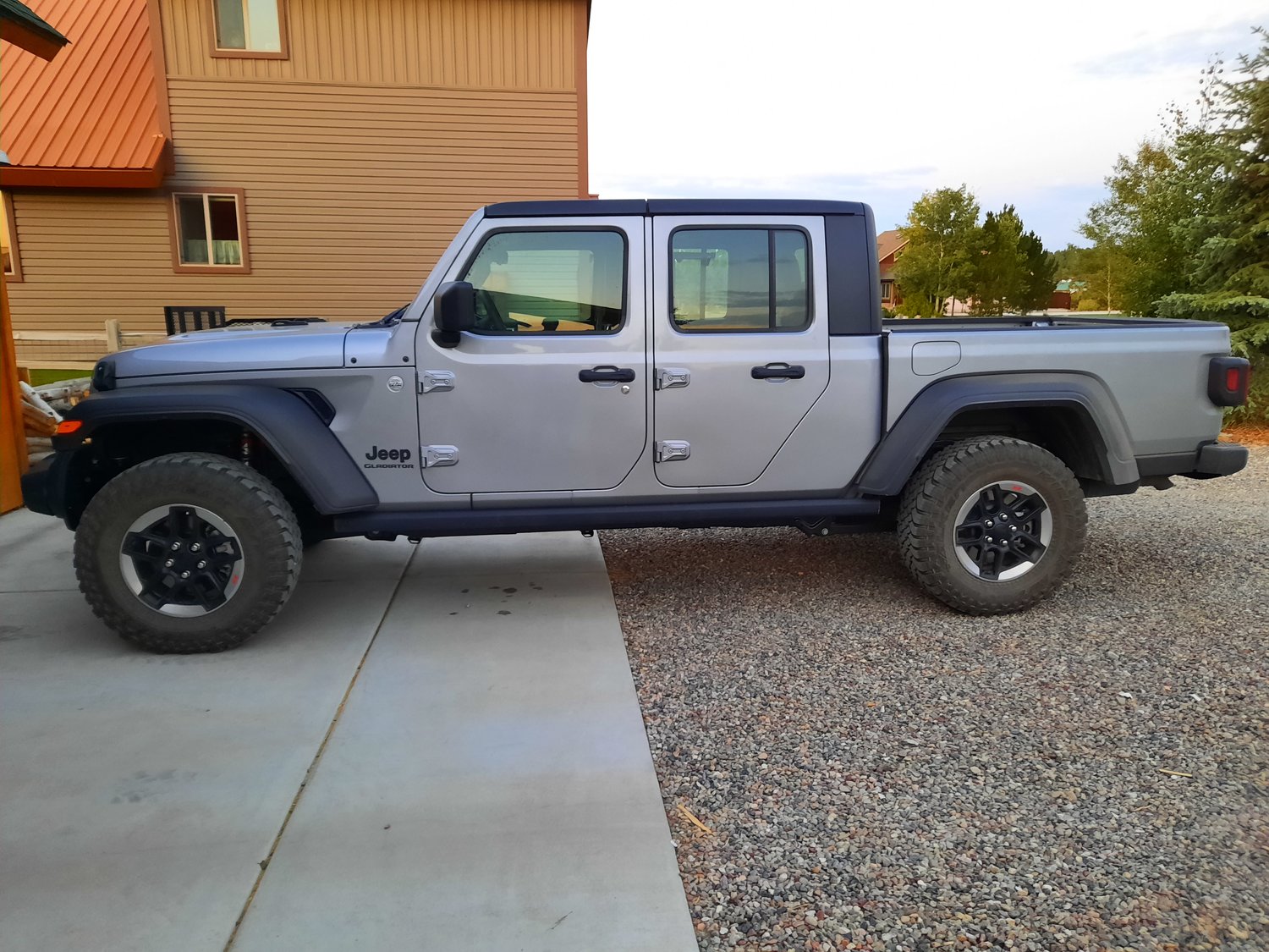 Daystar KJ09182BK 3/4" Front Leveling Kit for 1820 Jeep Wrangler JL