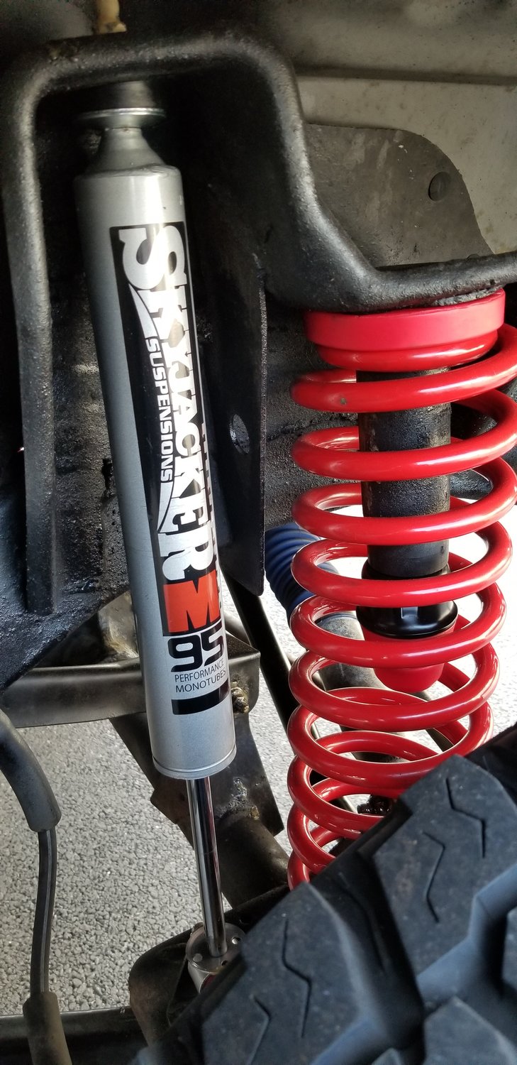 Skyjacker 2.5" System Lift Kit with M95 Performance Shocks for 9706 Jeep Wrangler TJ