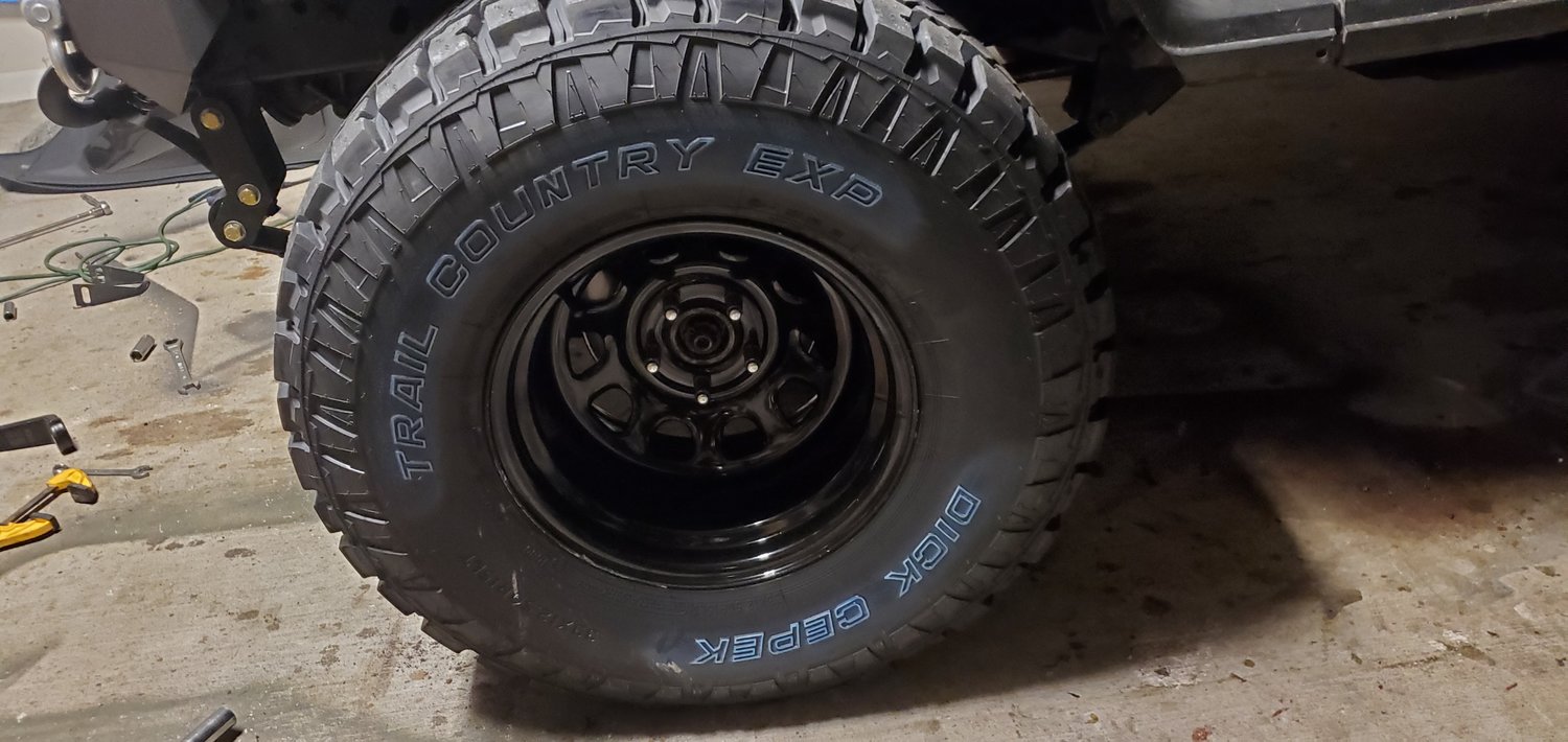 Pro Comp D Window Series 51 1Piece Gloss Black Steel for Jeep Vehicles