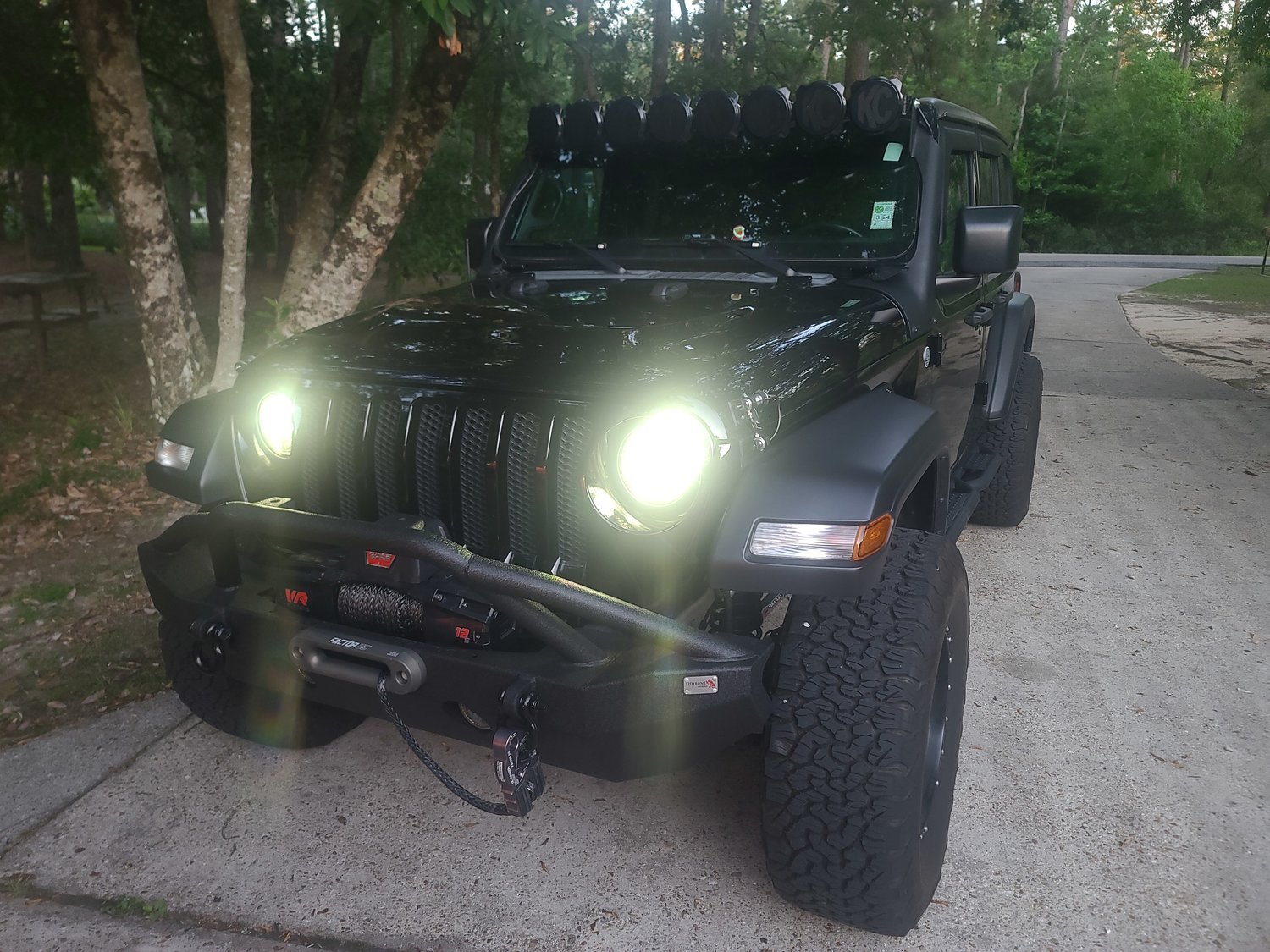 KC HiLiTES 91336 Gravity Pro6 LED Light Bar Kit for 18-21 Jeep 