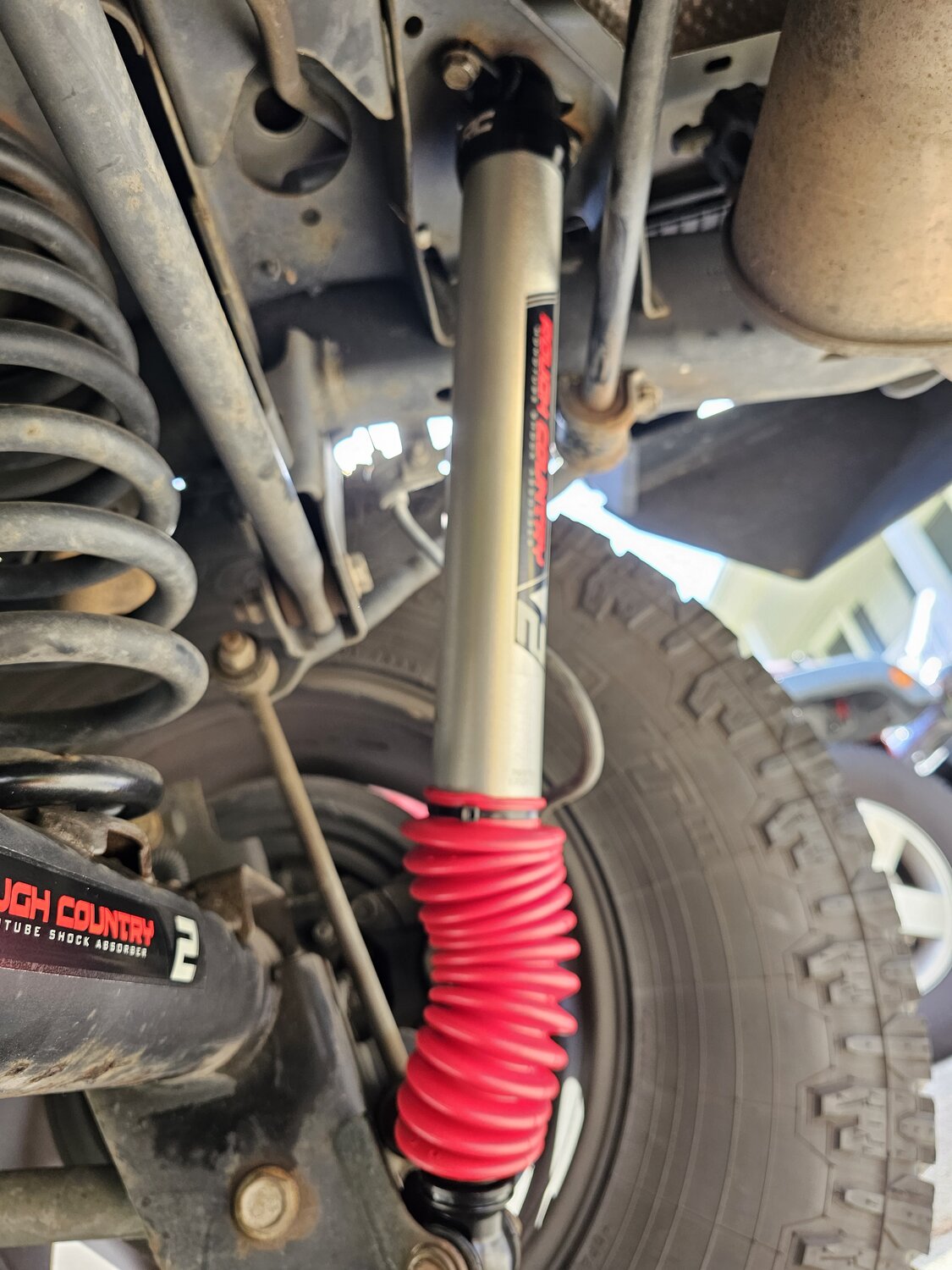 Rough Country V2 Rear Shock Pair for 0718 Jeep Wrangler JK for 0718