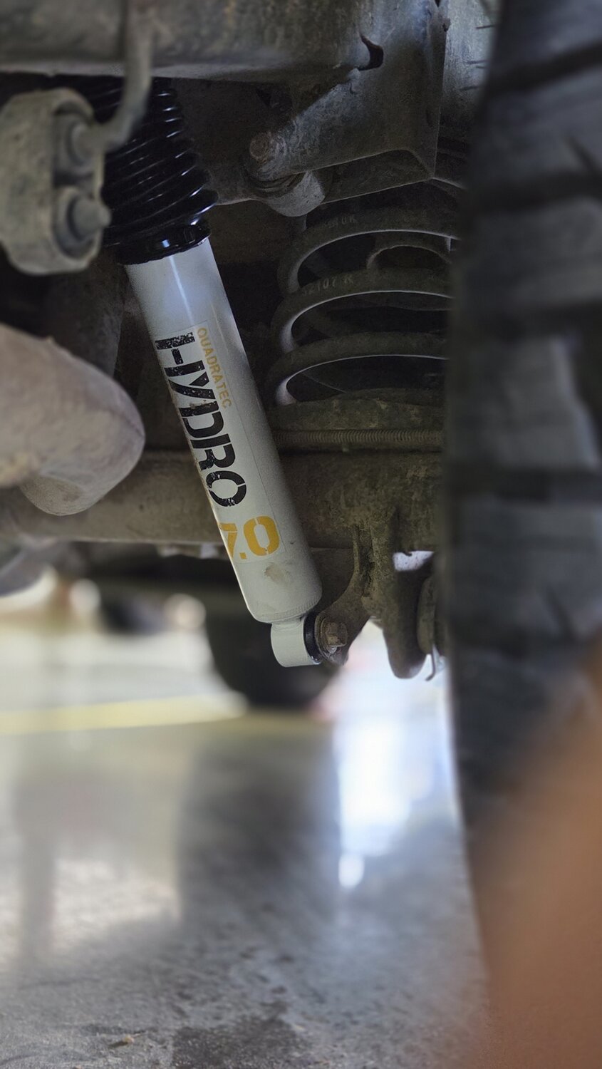 Quadratec Maximum Duty Hydro 7.0 Shock Kit for 84-06 Jeep Cherokee