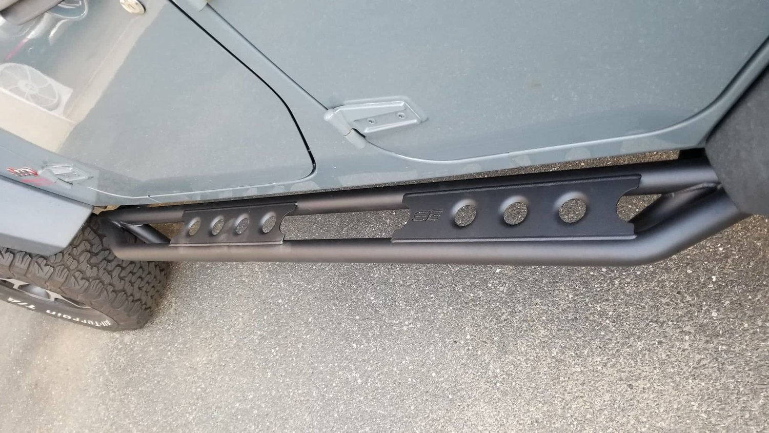 Smittybilt SRC Side Armor Step for 07-18 Jeep Wrangler JK Unlimite