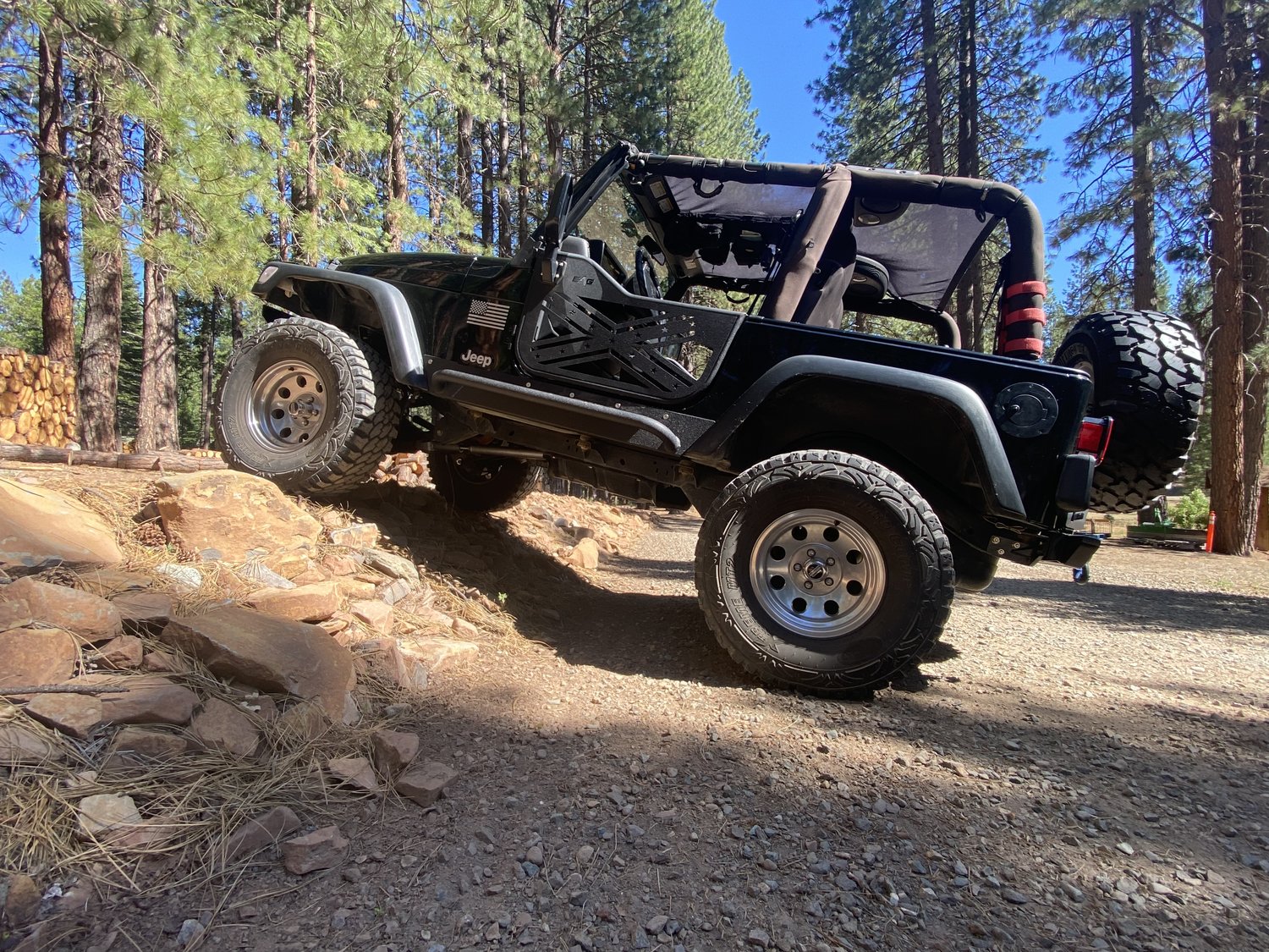 Fishbone Offroad Rock Sliders for 97-06 Jeep Wrangler TJ | Quadratec