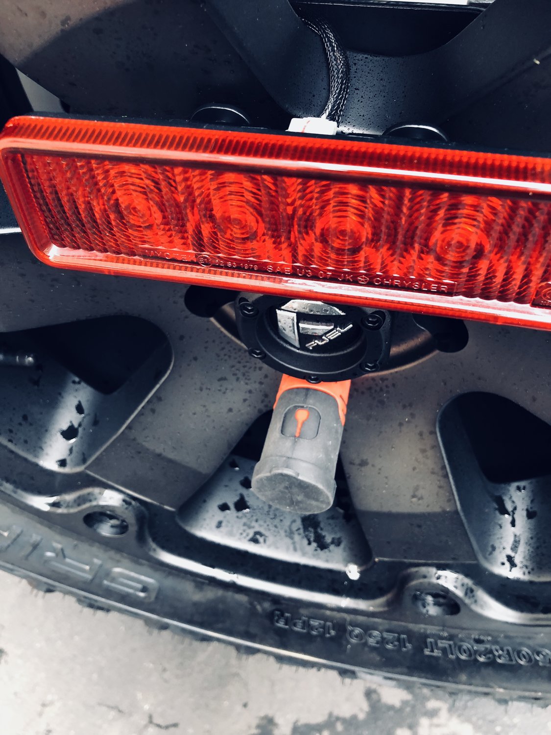 BOLT 5922986 Spare Tire Lock for 9118 Jeep Vehicles Quadratec