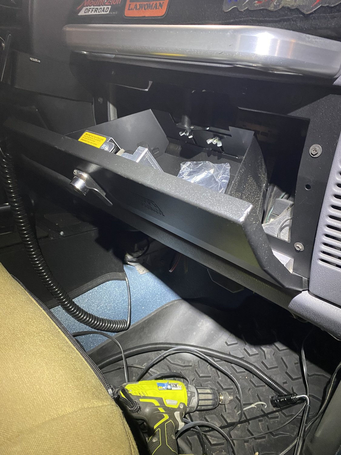 Tuffy Secure Glove Box Safe for 9706 Jeep Wrangler TJ & Unlimited