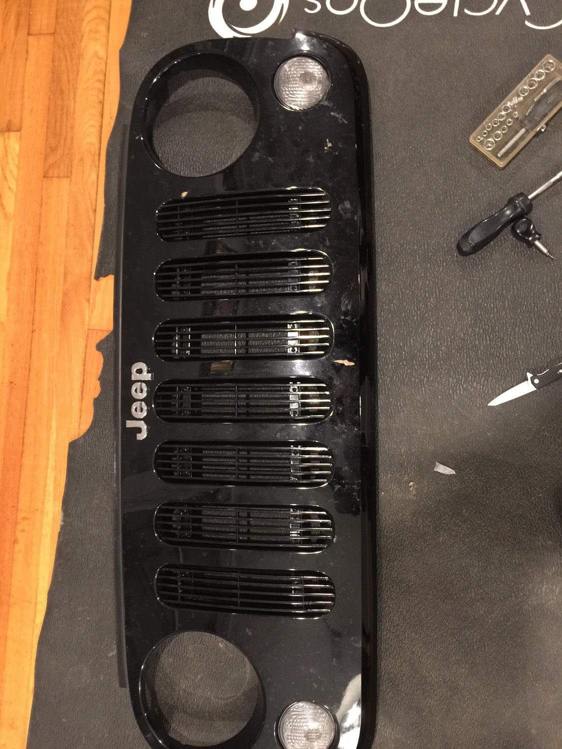 Quadratec Billet Aluminum Grille Inserts for 0718 Jeep Wrangler JK