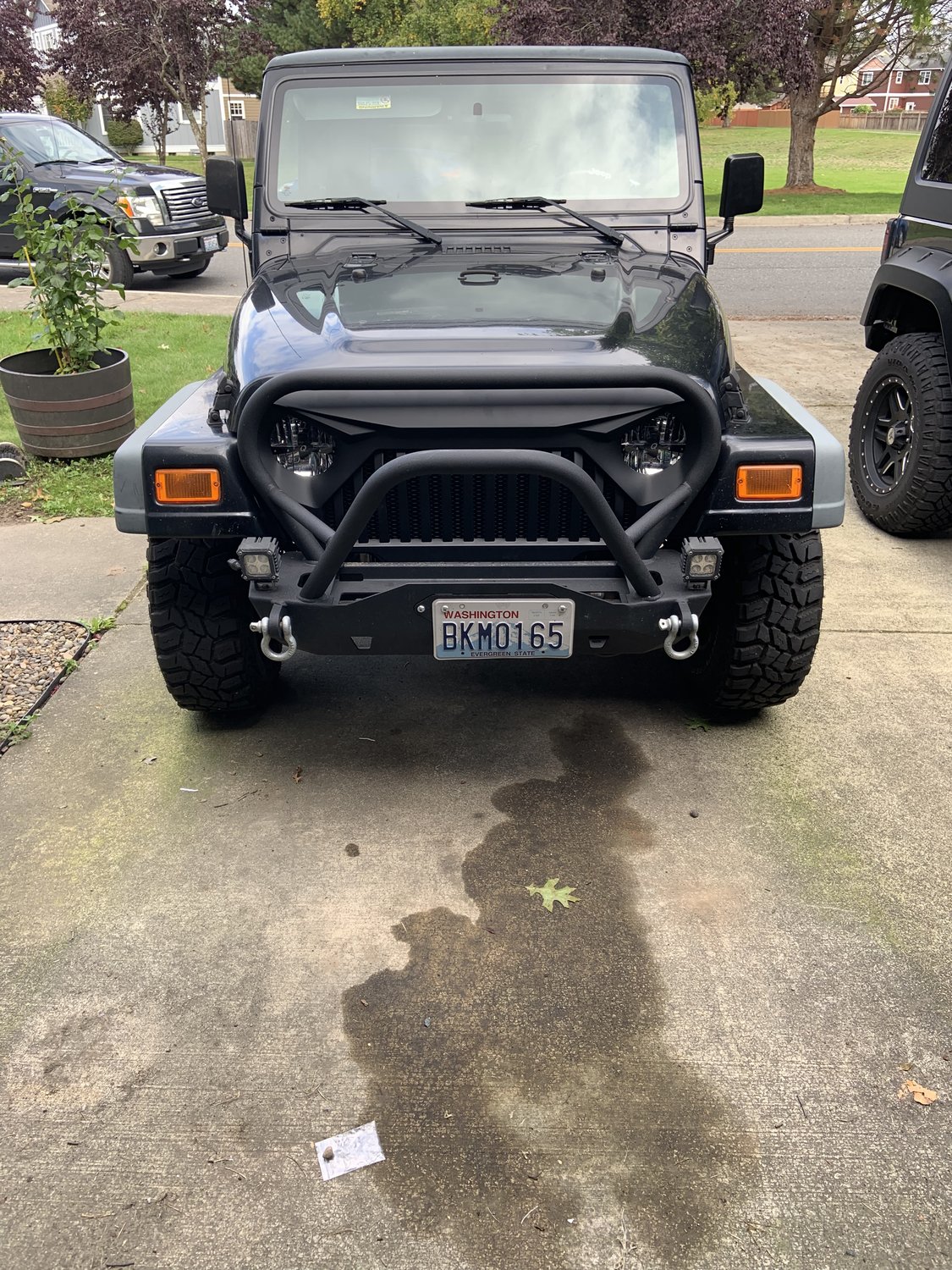 JCR Offroad Mauler Front Recessed Winch Stubby Bumper for 9706 Jeep Wrangler TJ Quadratec