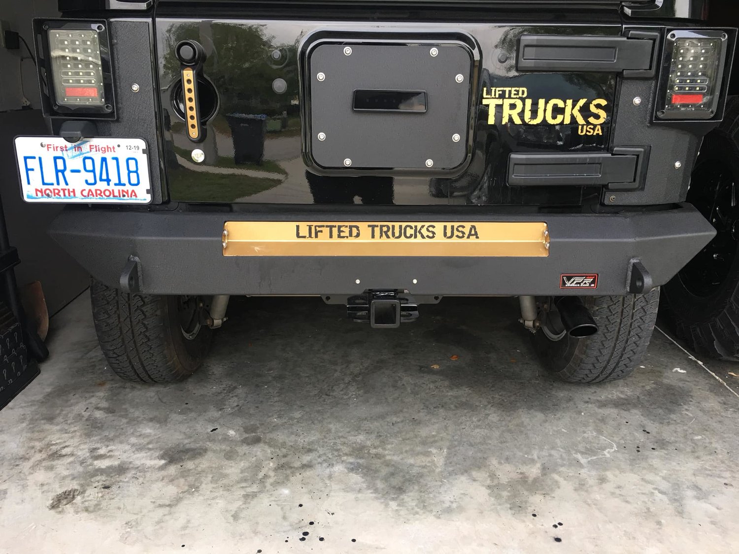 CURT 13432 2" Class 3 Trailer Hitch for 0718 Jeep Wrangler JK Quadratec