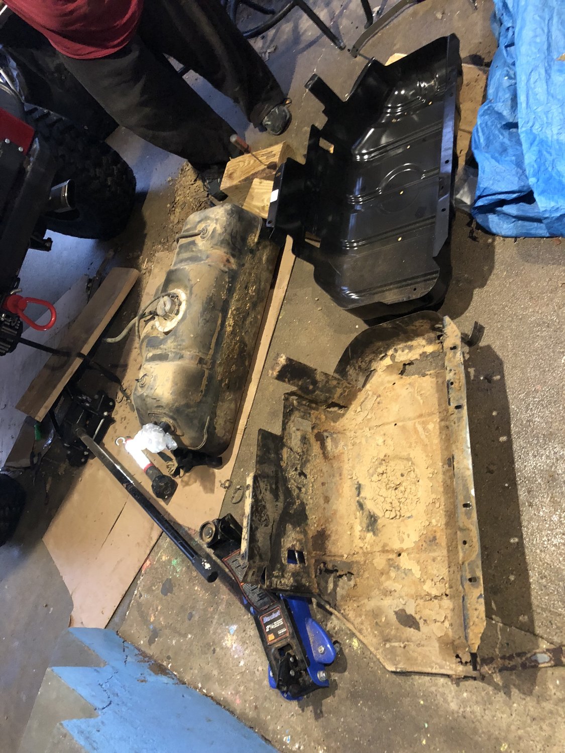 Crown Automotive 52100219AB Gas Tank Skid Plate for 9706 Jeep Wrangler