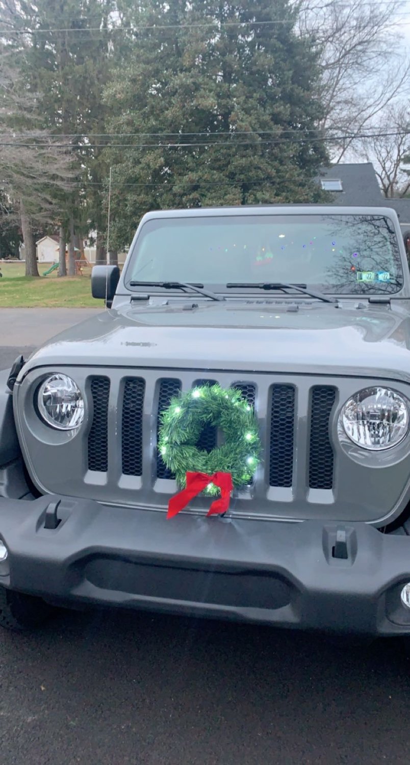 Quadratec 12Volt LED Christmas Wreath Quadratec