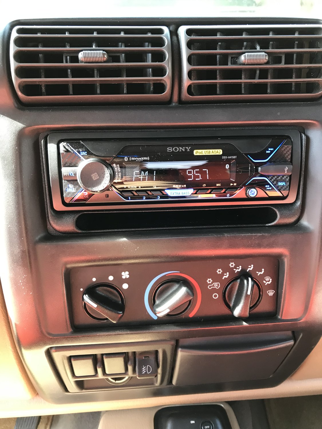 Sony DSXA415BT Stereo Receiver with Bluetooth Quadratec